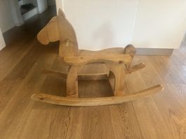 Schaukelpferd aus Holz massiv guter Zustand gebraucht