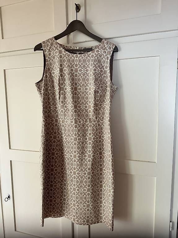 Robes: Kleid gemustert ärmellos Grösse 36 – D'occasion à Zürich par acquadel