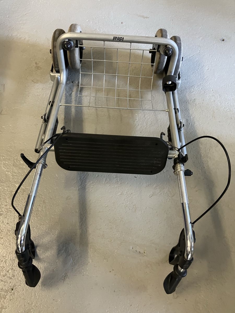Gehhilfen: Rollator – Gebraucht aus Aarburg von Wendepunkt_Fundgrube 4