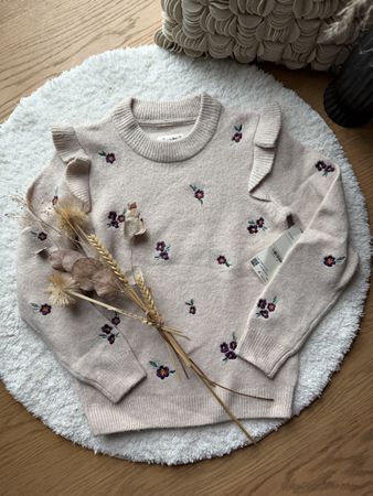 Mädchen Pullover beige mit Blumenstickerei Gr. 140 NEU