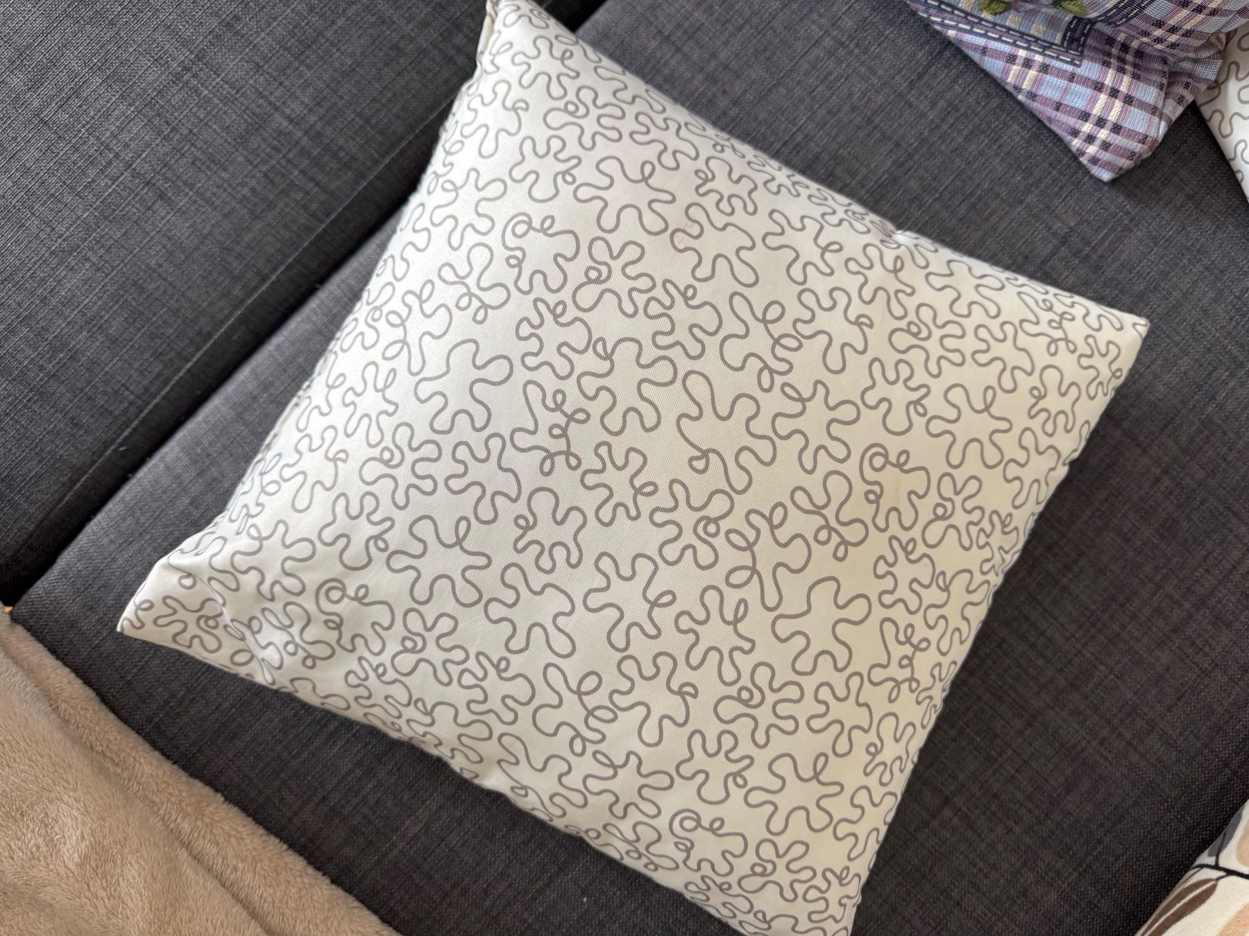Ikea Cuscini: Sofa Kopfkissen – Usato da Zürich venduto da VictoriaGVA 1