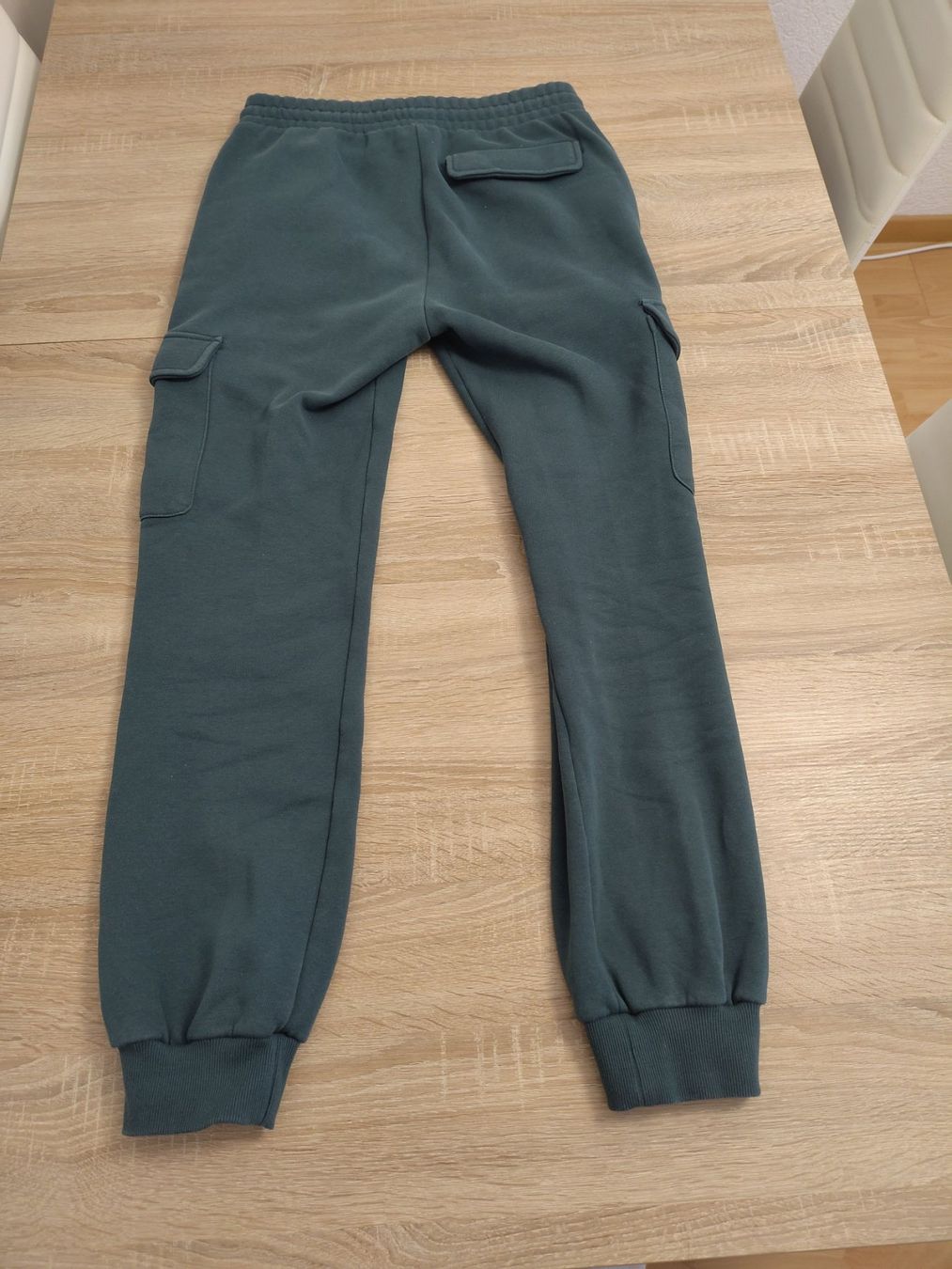 Pantaloni: Pantalons Cargo Sweat – Usato da Bern venduto da jul_wq6h 2