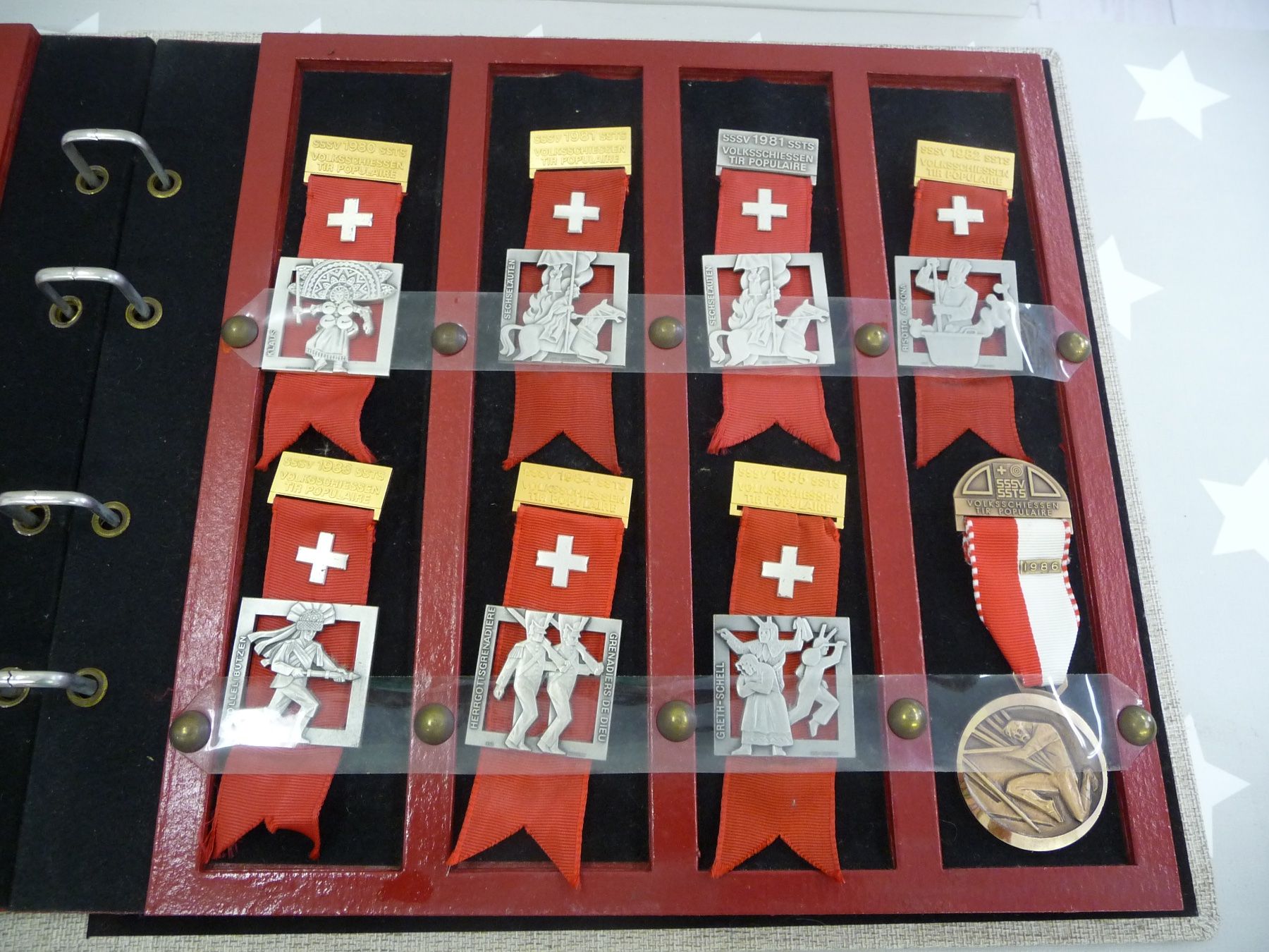 Placchette & Badge: Schützenabzeichen Abzeichen Album – Usato da Rafz venduto da Powacaddy 3