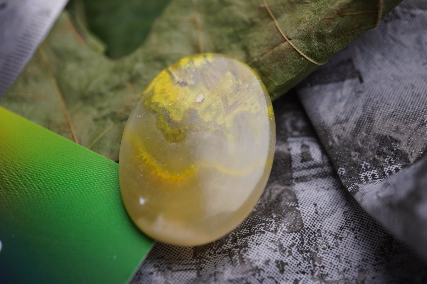 Minerali & Pietre curative: Bumble Bee      Cabochon 32ct  ab 1.- – Nuovo e nell'imballaggio originale da Eschenbach SG venduto da topstone 2