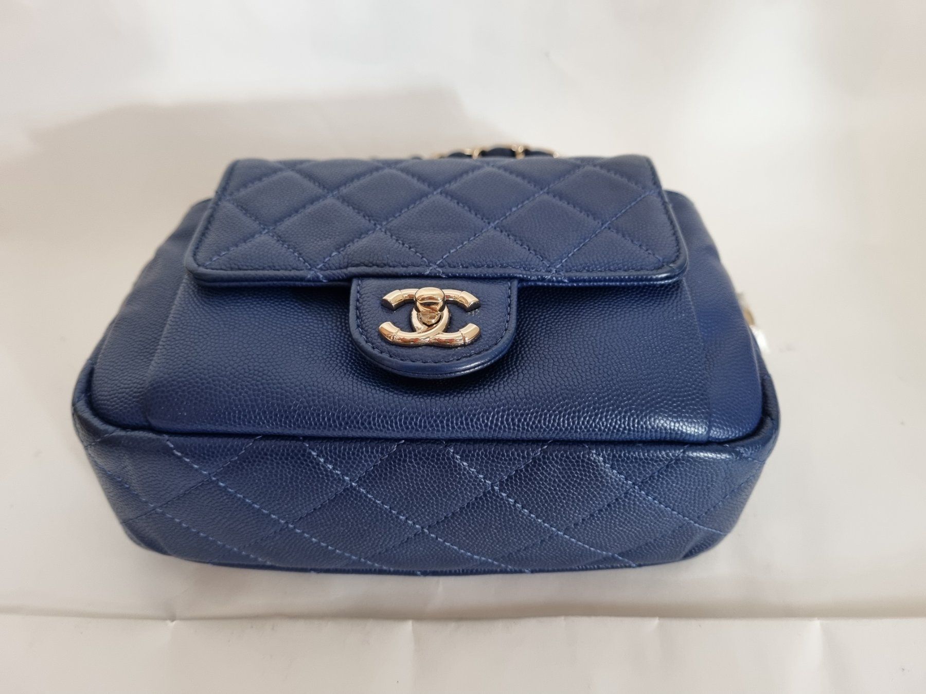 Taschen für Damen: Chanel Camera Caviarskin Leather – Gebraucht aus Zürich von Stila17 1