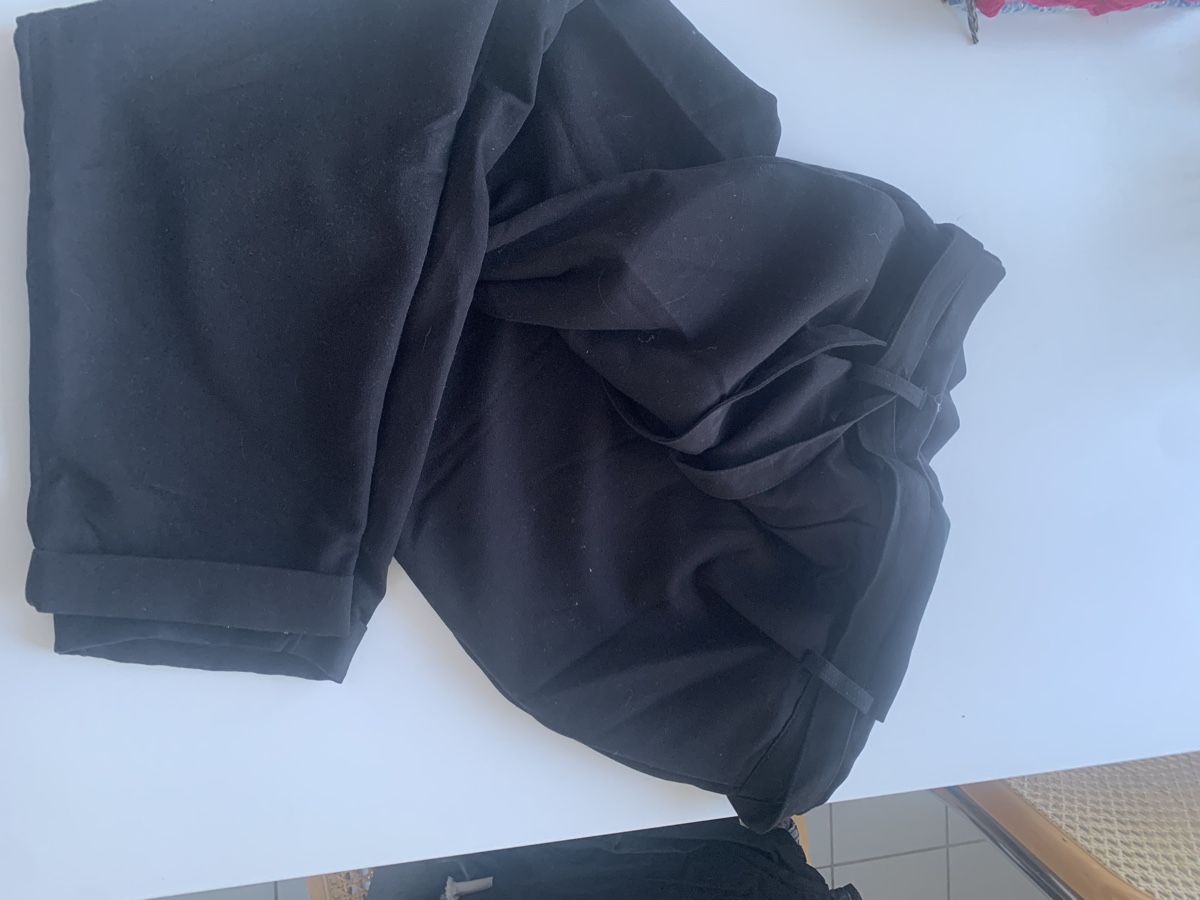C&A Hosen: Schwarze Stoffhose von Clockhouse, Gr. 44 – Gebraucht aus Basel von ari_xy65 3