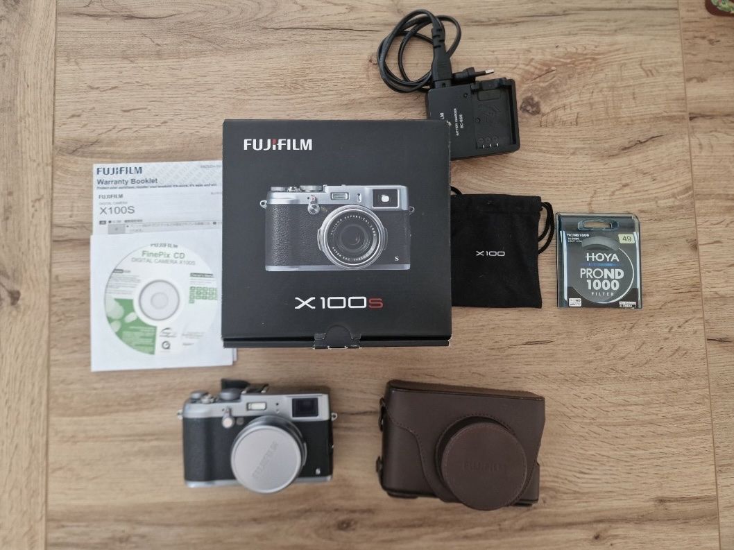Fuji Fotocamera: Fujifilm X100S – Nuovo (secondo la descrizione) da Belfaux venduto da van_d5fy