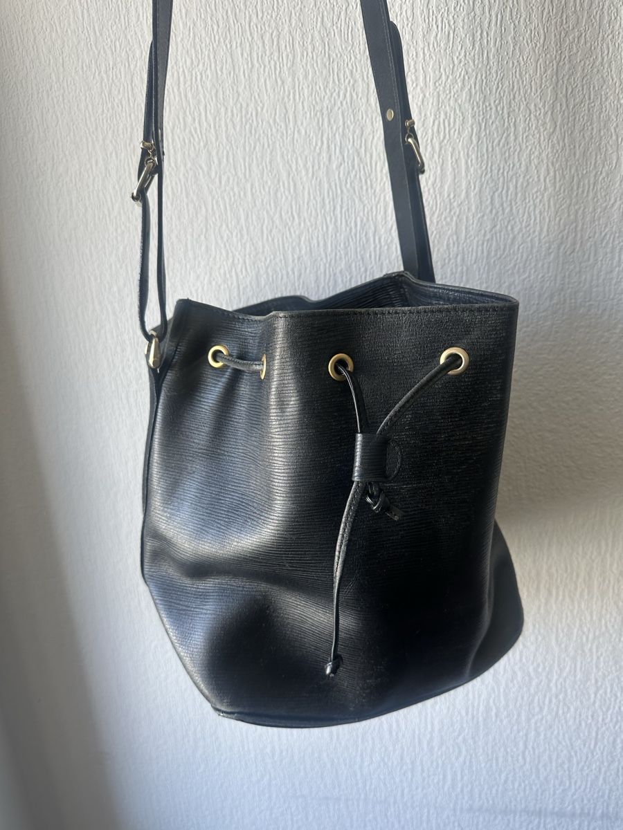 Sacs femmes: Sac seau noir – D'occasion à Yverdon-les-Bains par Laureetlargent 4