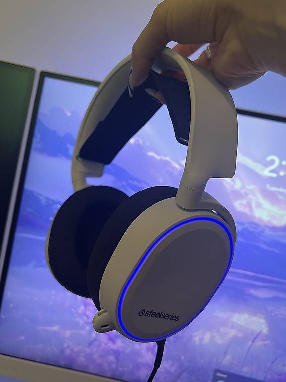 Steelseries Cuffie: SteelSeries Arctis 5 Wired Gaming Headset – Usato da Reinach BL venduto da rai_5qfg 3
