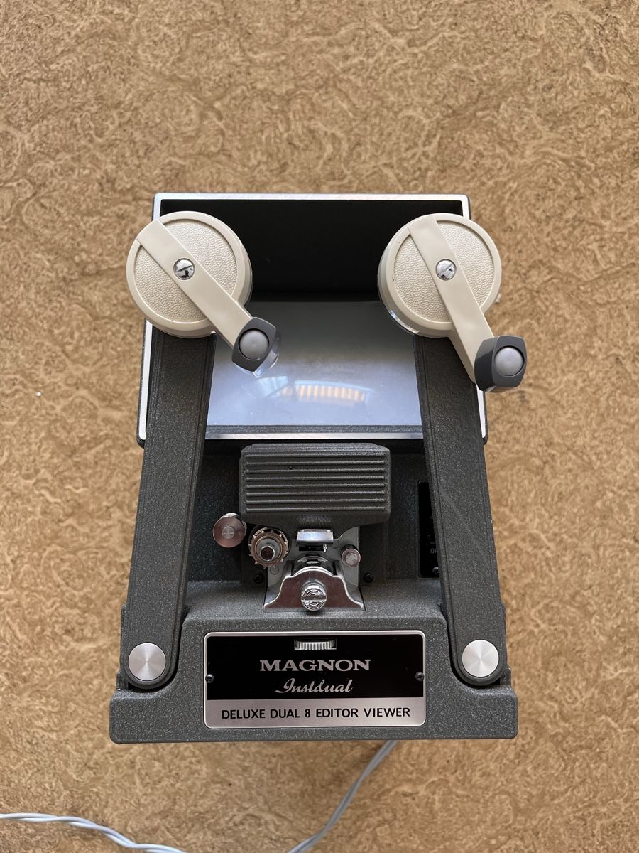 Labor & Dunkelkammer: Magnon Instdual Deluxe Dual 8 Editor Viewer – Gebraucht aus Bülach von Agixs. 1