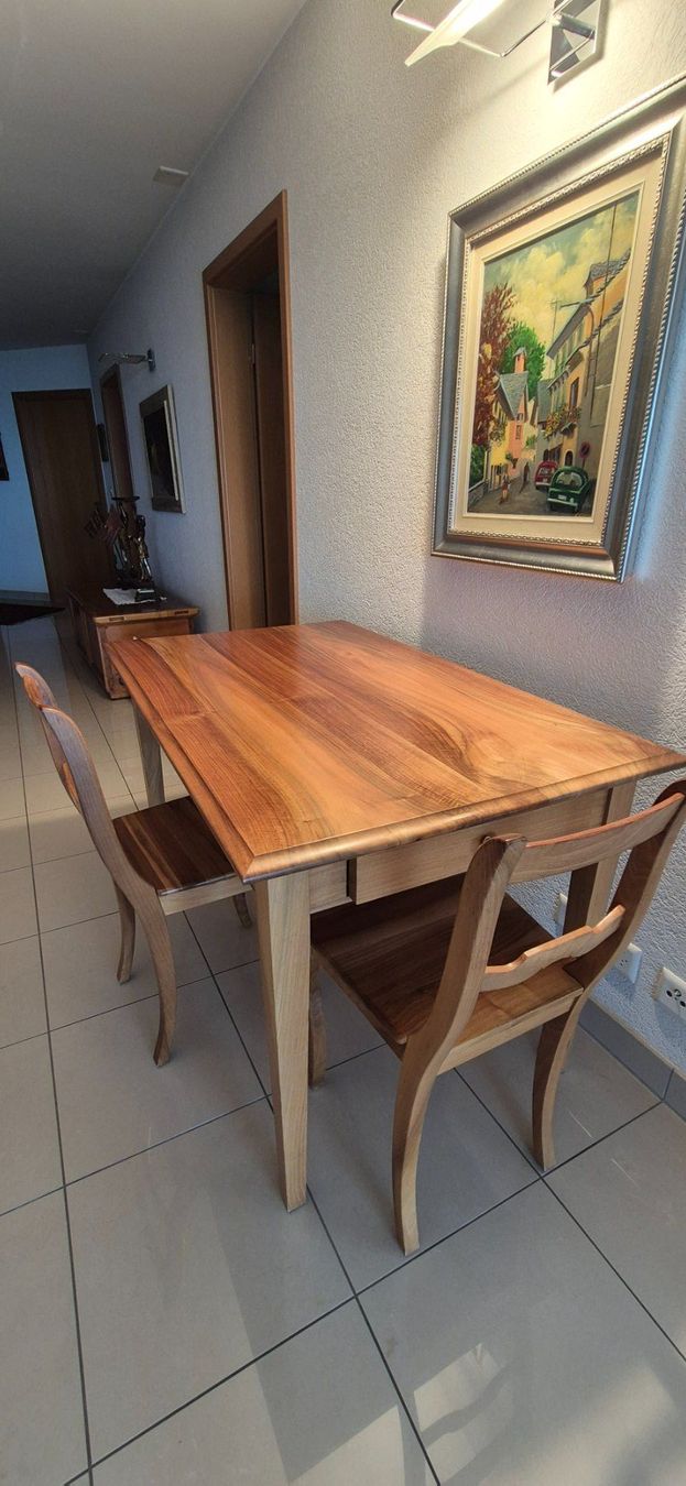 Tischset: Table en noyer massif – Gebraucht aus Bevaix von chr_vcx6 2