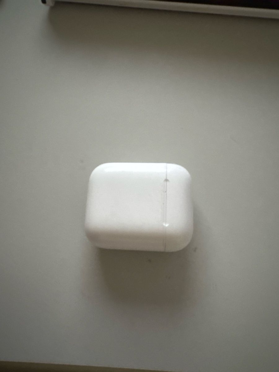Apple Cuffie: Apple AirPods  – Difettoso da Olten venduto da HoYa01 2