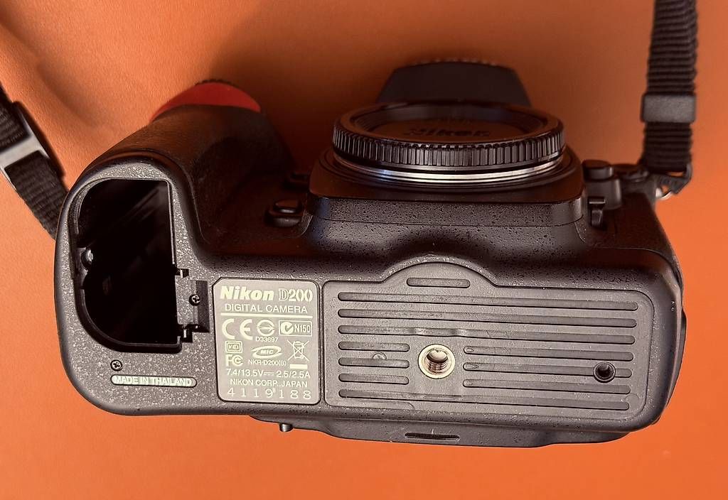 Nikon Fotocamera: Nikon D200 (not complete, sale as defect) – Usato da Neuchatel venduto da Pancrazi 4