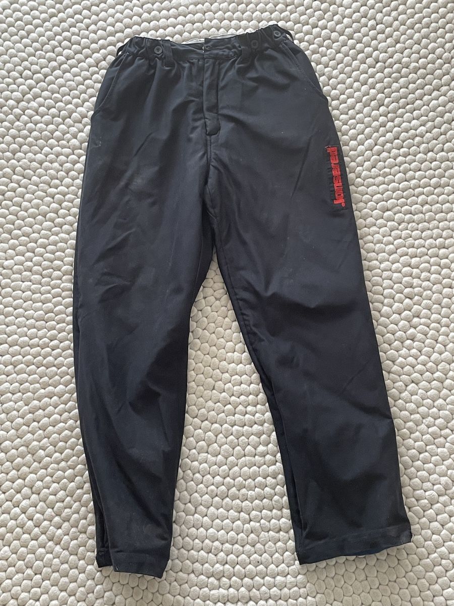 Jonsered Pantaloni: Schnittschutz Hose Jonsered – Usato da Wangen an der Aare venduto da PinaF8