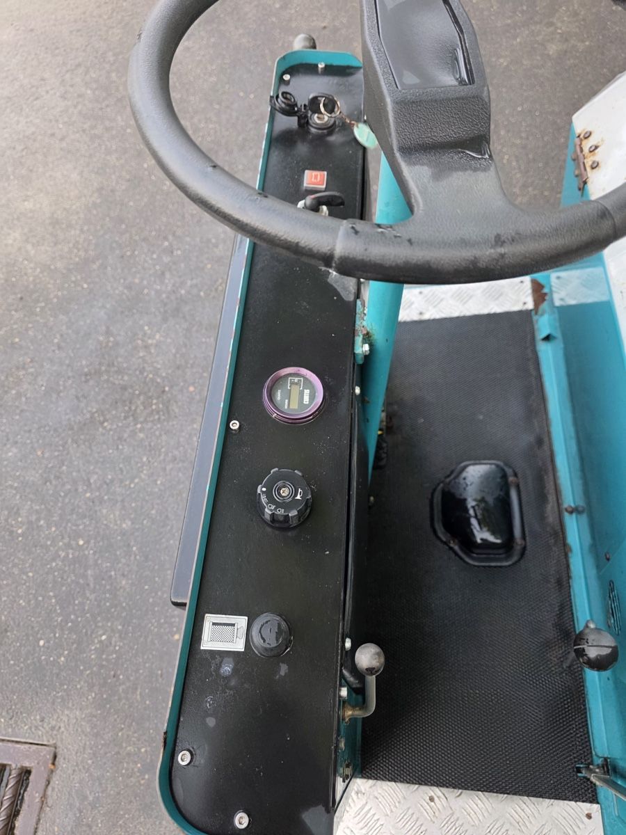 Wetrok Tutte le macchine: Kehrmaschine /Putzmaschine – Usato da Studen BE venduto da krugle 3