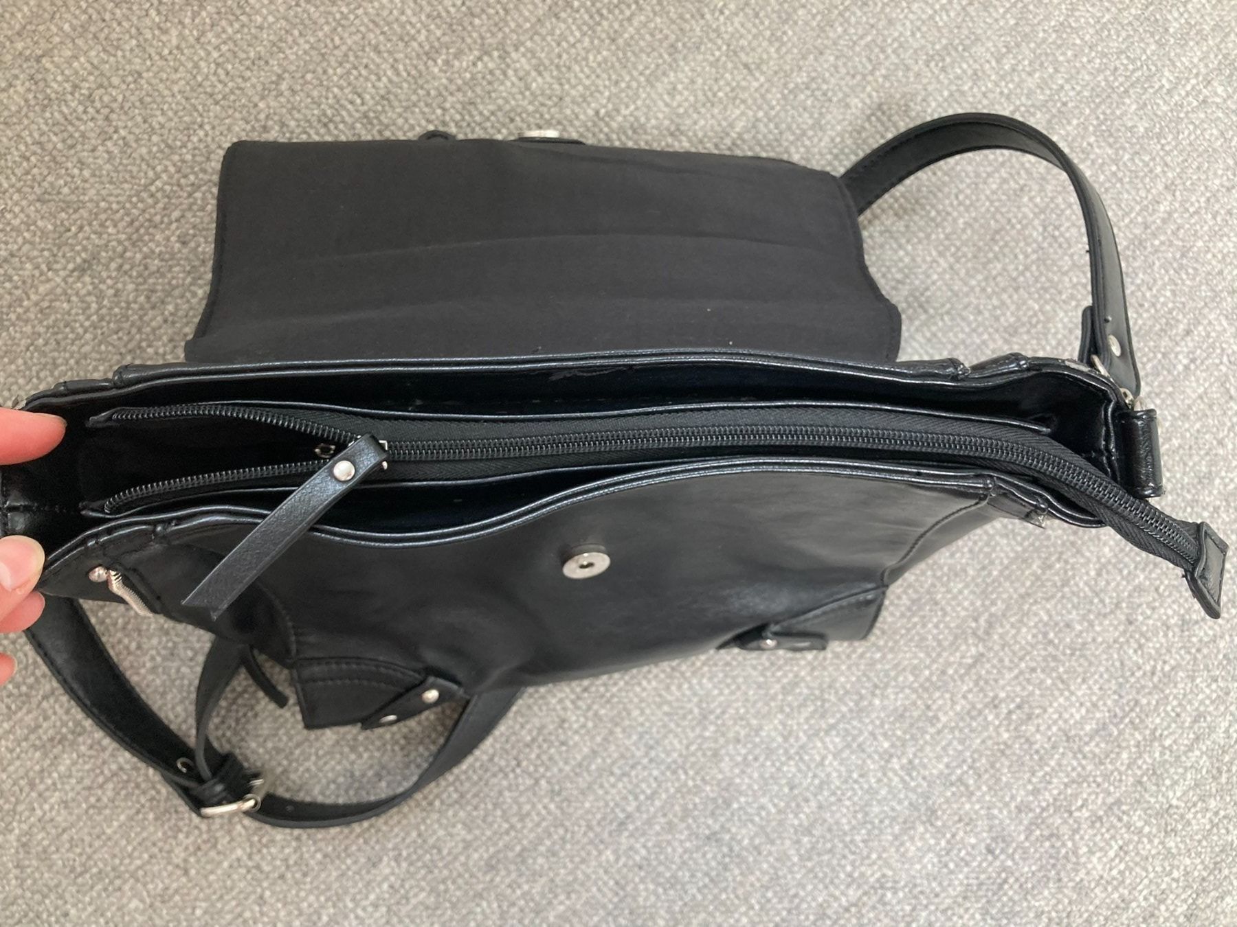 Sacs femmes: Handtasche schwarz – D'occasion à Matzingen par carola71 3