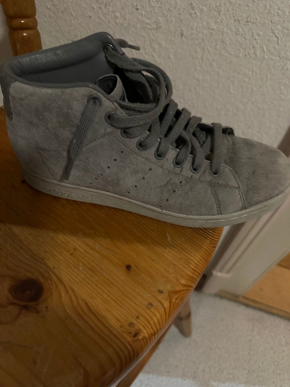 Scarpe da uomo: Adidas Stan Smith Mid Sneakers Grau Grösse 41 – Usato da Bern venduto da Stefan66 3