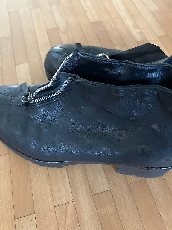 Scarpe da donna: lederschuhe grösse 37 – Usato da baar venduto da Lstar