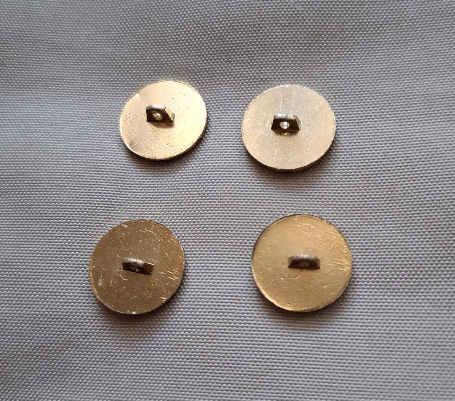 Bottoni: 4er Set Knöpfe, im Monogramm -Style – Usato da Dietikon venduto da Hirschkopf 2