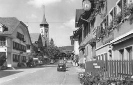 Steffisburg BE // Dorfstrasse Gasthof Landhaus Oldtimer Auto