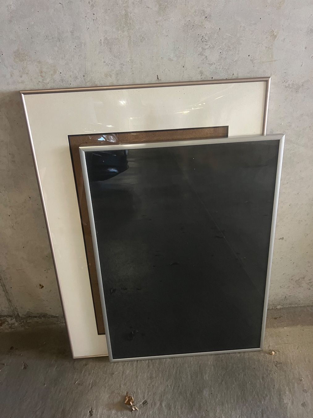 Bilderrahmen: 2 verschiedene Aluminium Bilderrahmen mit Glas – Gebraucht aus Rain von Pic-Ass