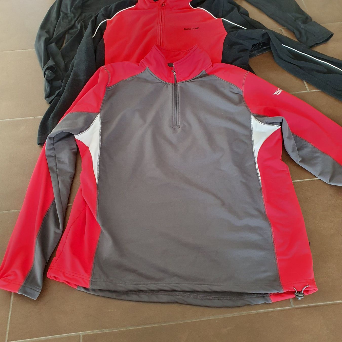 Lotti di vestiti: Sportkleider-Paket – Usato da Bilten venduto da pelanov 3
