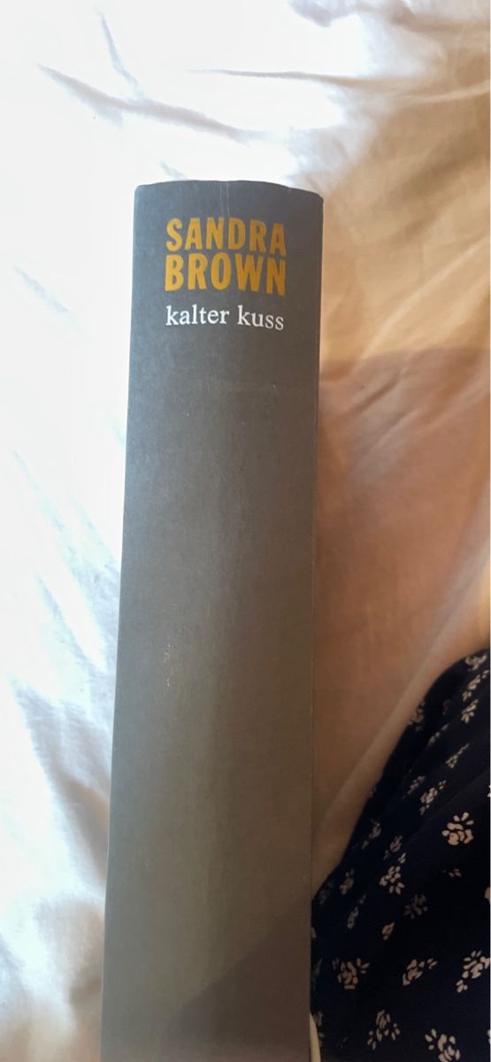 Libri: Sandra Brown Kalter Kuss gebrauchter Zustand – Usato da Steinmaur venduto da mar_r2cs