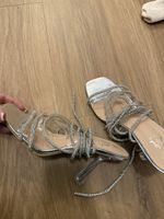 Glitzernde Sommer Sandalen mit Schnüren , Gr. 40 neuwertig