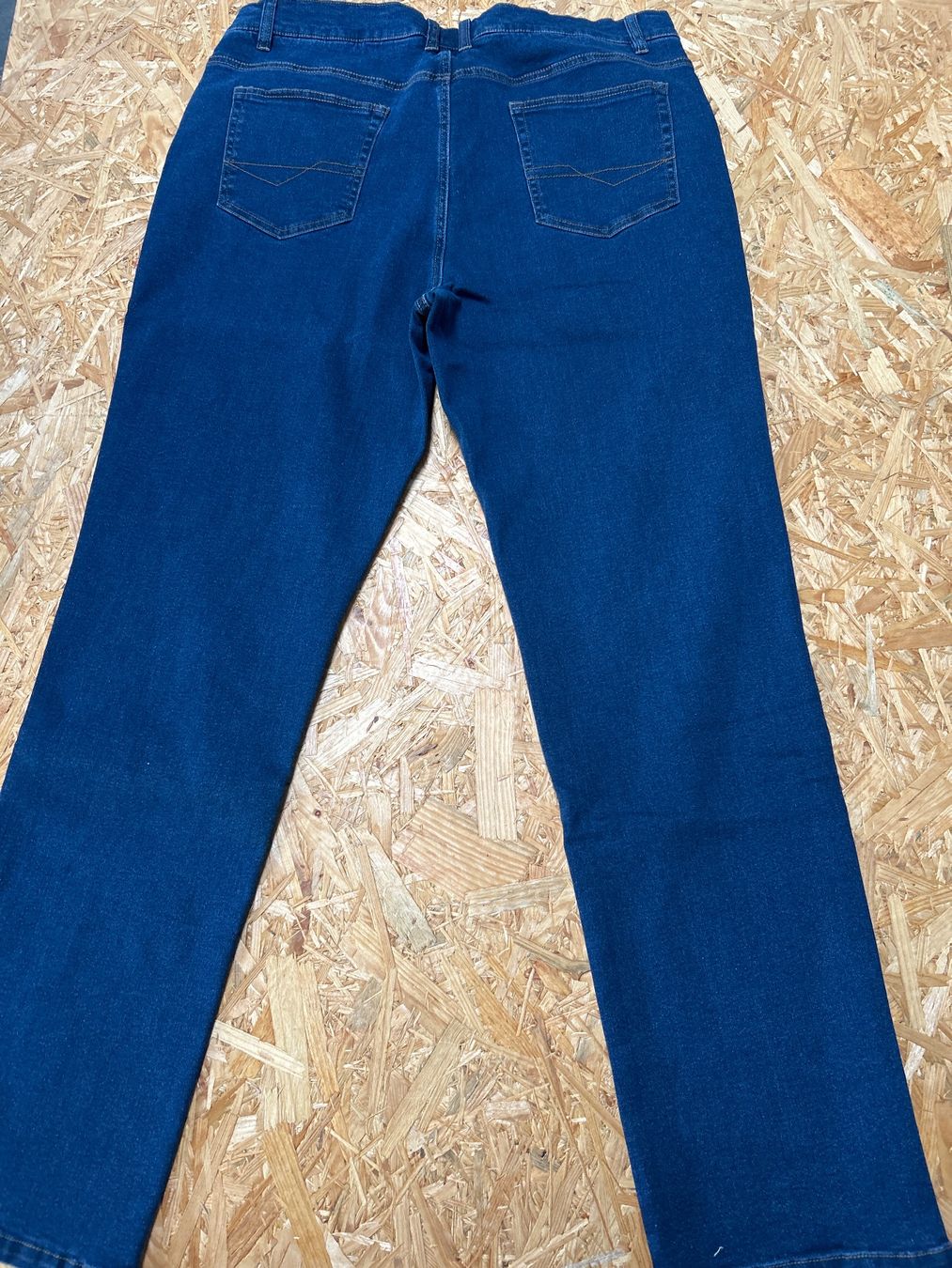 Jeans: Dunkelblaue Jeans Gr. 56 Bundweite ca. 100cm – Neu und originalverpackt aus Koppigen von Werkzeugladen 1