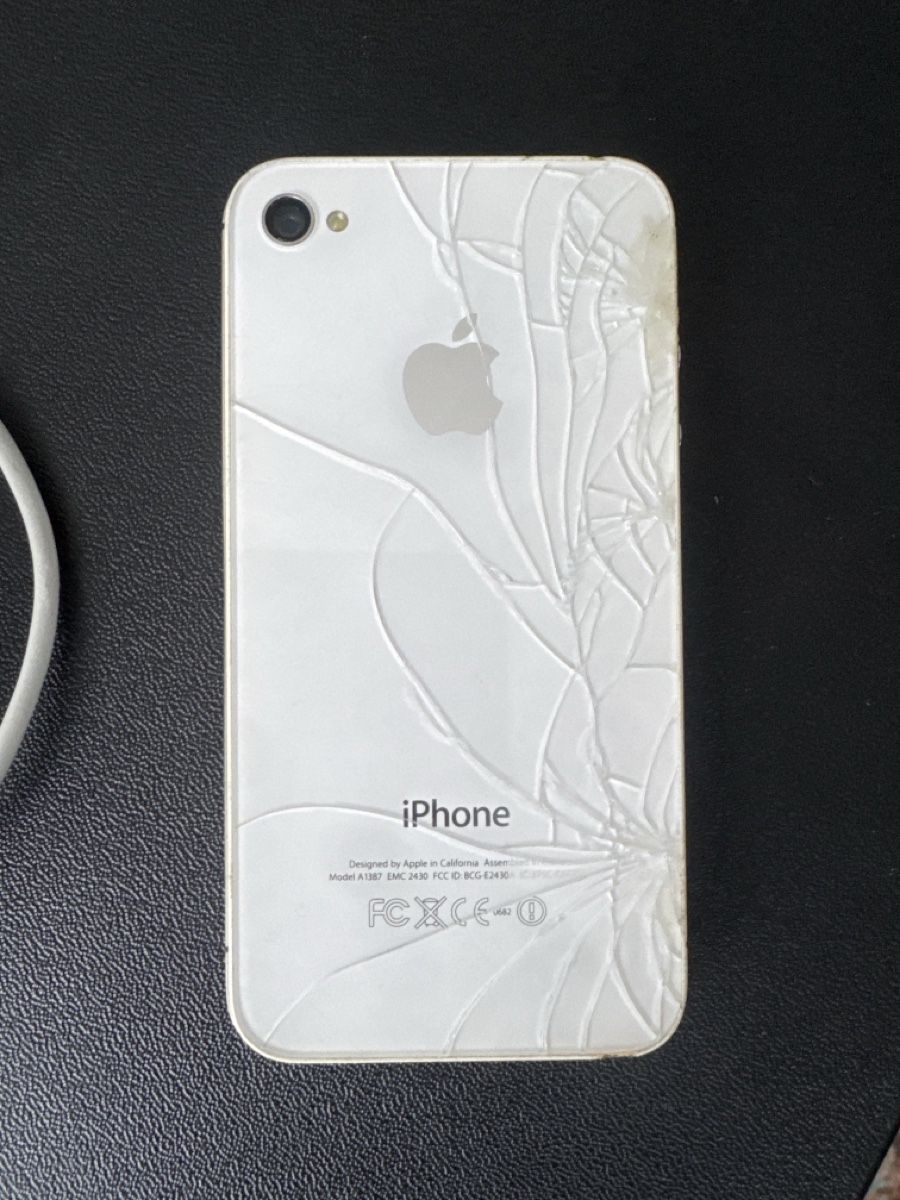 Apple Telefoni cellulari / Smartphones: Apple iPhone 4s  16 Gb – Usato da Weinfelden venduto da tan_bv9j 1