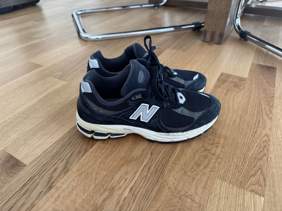 New Balance Scarpe da uomo: New Balance Sneaker 2002R – Usato da Kloten venduto da preloved9