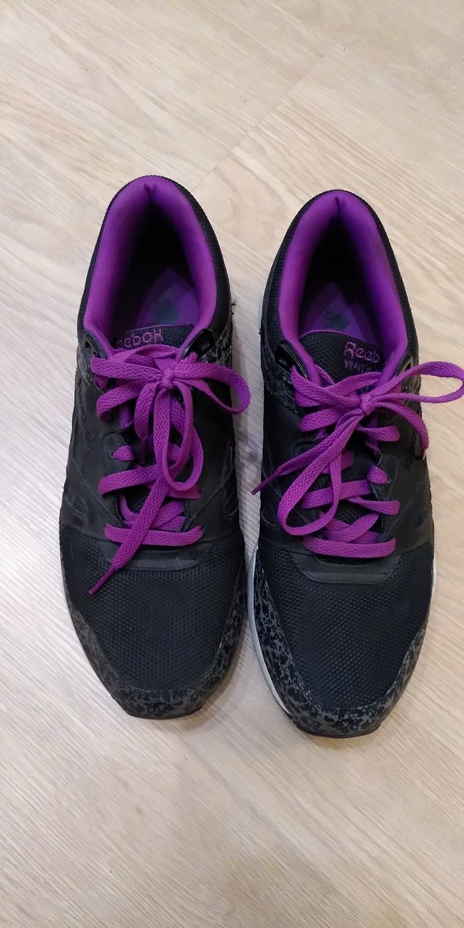 Reebok Herrenschuhe: Reebok Schuhe Grösse 43 – Gebraucht aus Zürich von alessa88