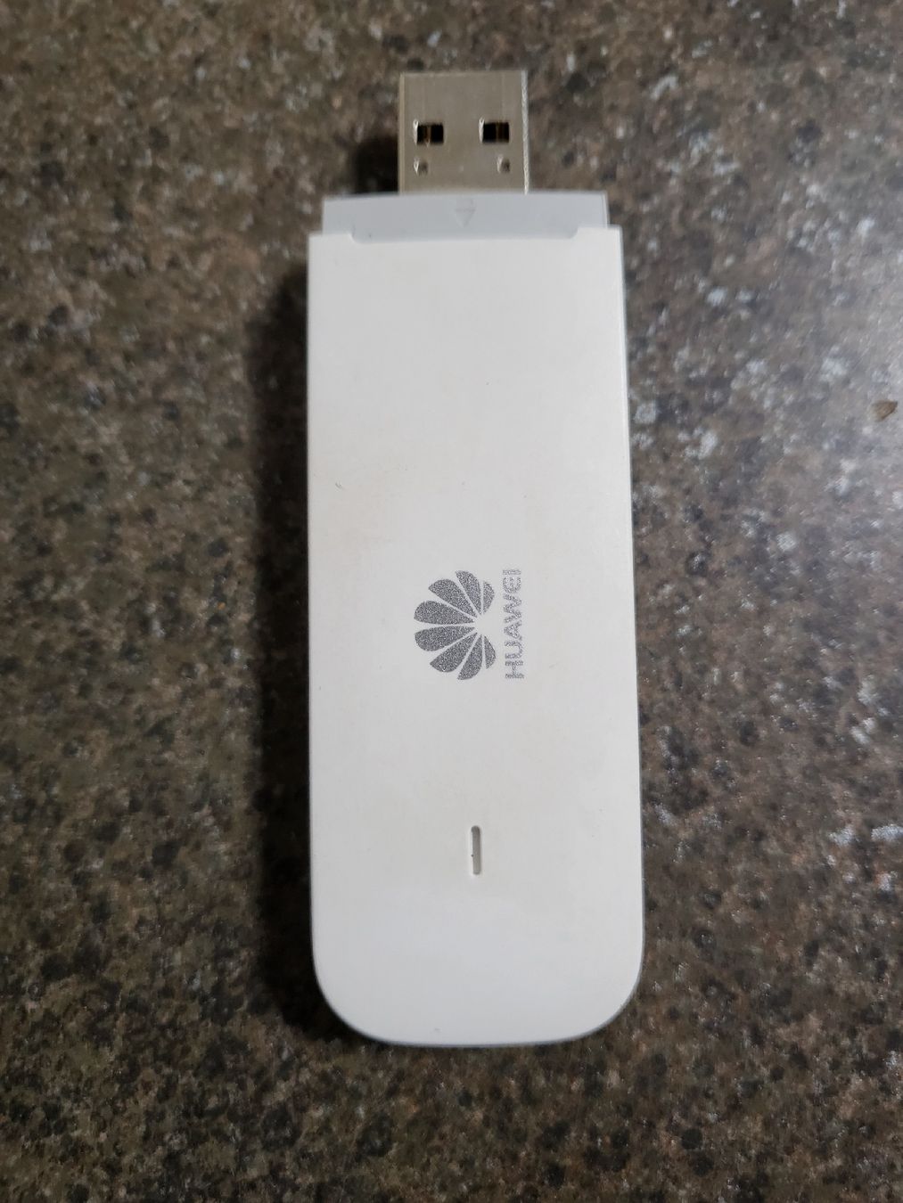 Huawei Modems & Router: Huawei E3372h Simkarten USB Router Internet Stick – Gebraucht aus Eggiwil von