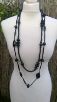 Collier sautoir 2x rangs en perles noires synthétiques, NEUF