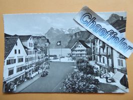 Brunnen mit Gitschen und Uristock