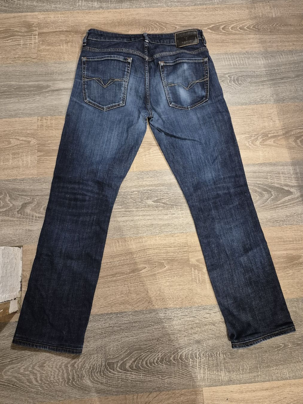 Guess Jeans: Guess Jeans – Usato da Winterthur venduto da Lumi11 4