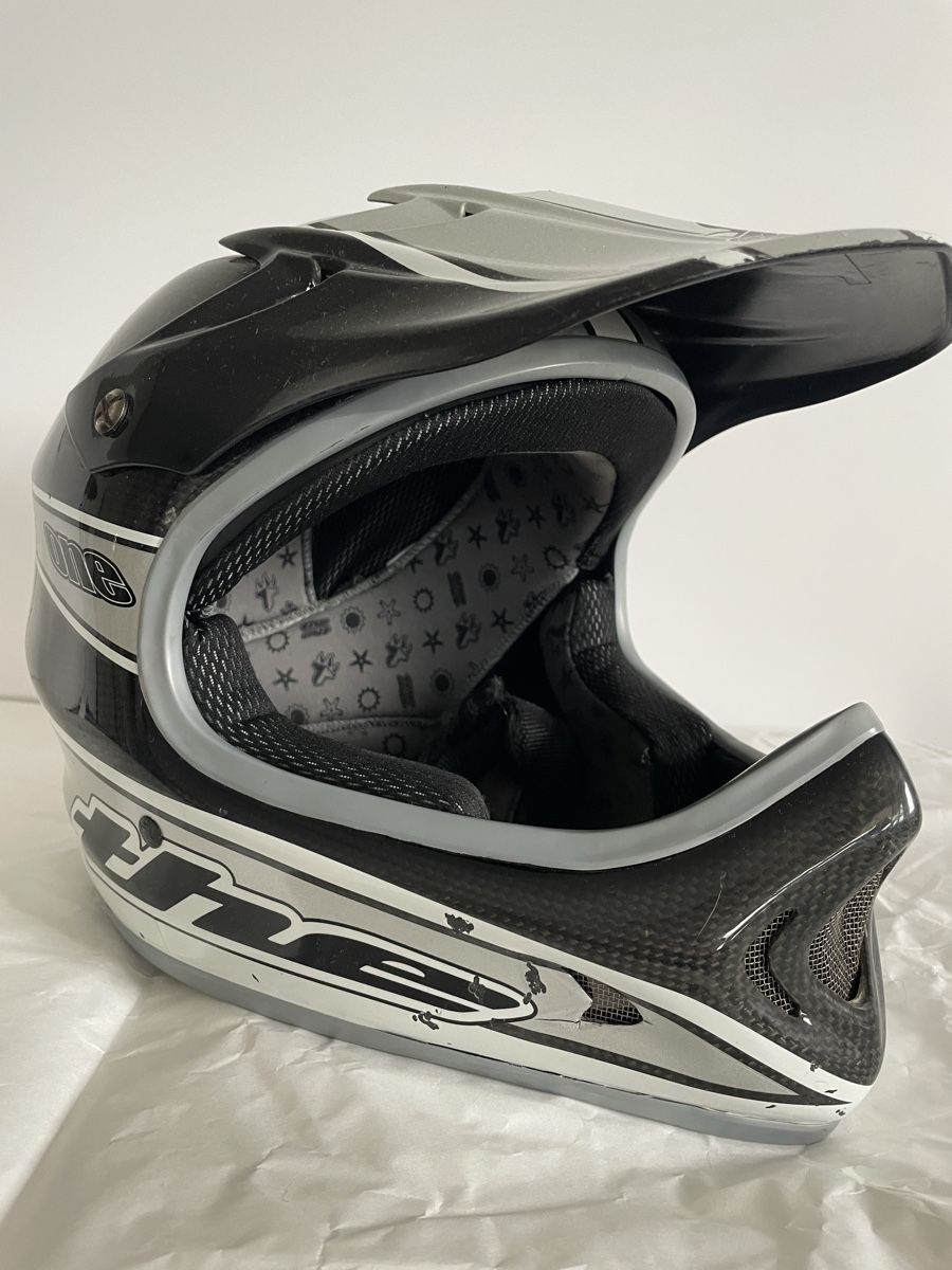 Caschi: IXS Downhill/BMX Helmet – Usato da Le Grand Saconnex venduto da Enrica01
