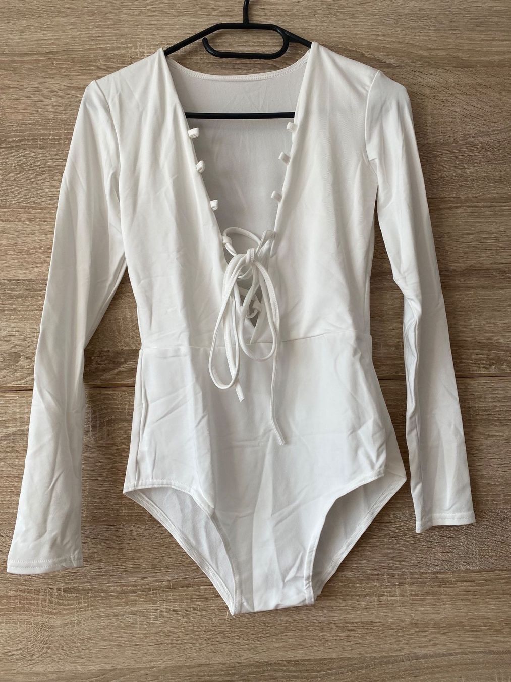 Top: Body blanc – Nuovo (secondo la descrizione) da Montreux venduto da Izapechee
