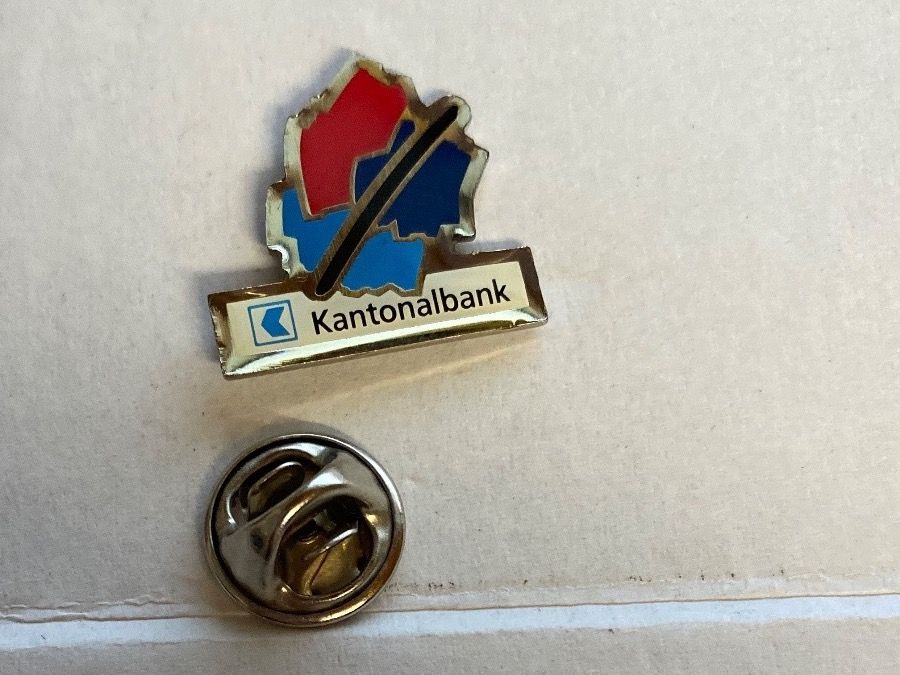 Plaquettes & Badges: pin's - kantonalbank – D'occasion à Le Brassus par cinema13