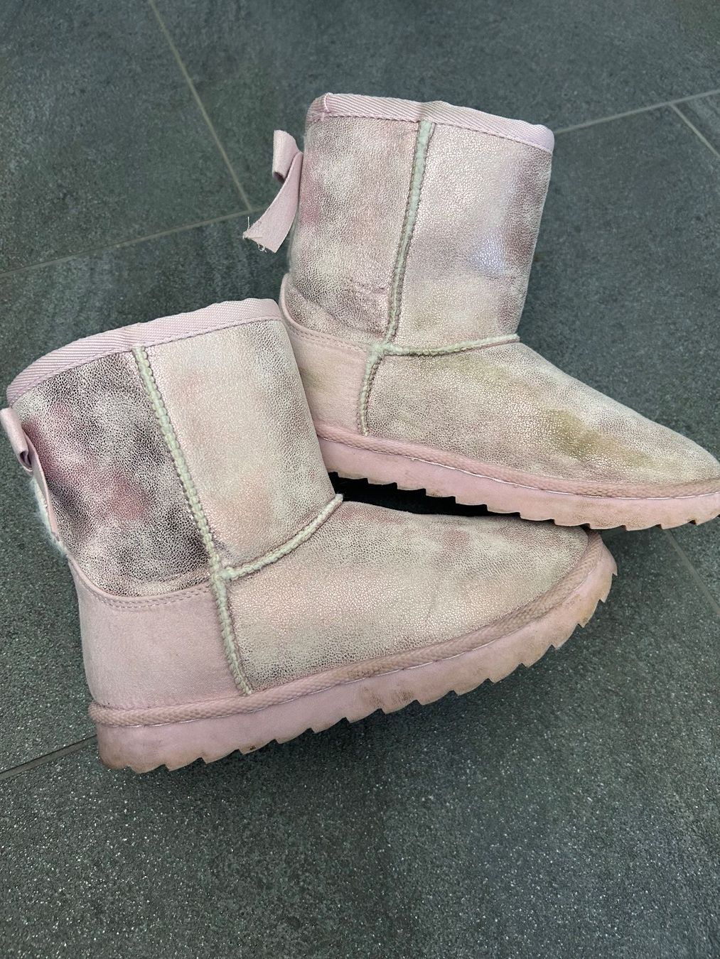 Chaussures filles: Winterstiefel Gr 35 – D'occasion à Egg b. Zürich par egg2665