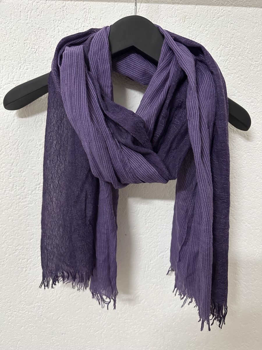 Foulard & Sciarpe: Lilafarbener Schal, leicht gemustert – Usato da Wetzikon ZH venduto da eli_k7fq