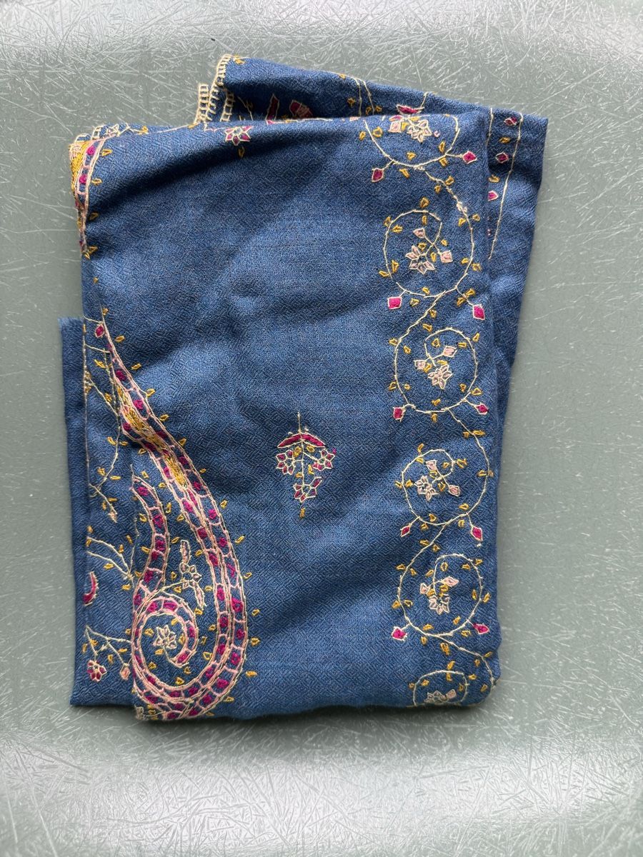 Foulards, Tücher & Schals: Schal/Paschminasch – Gebraucht aus basel von G.Burghartz