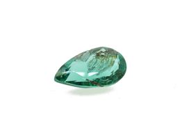 Smaragd Grün-1.657 ct-Tropfenschliff-Idar-Oberstein