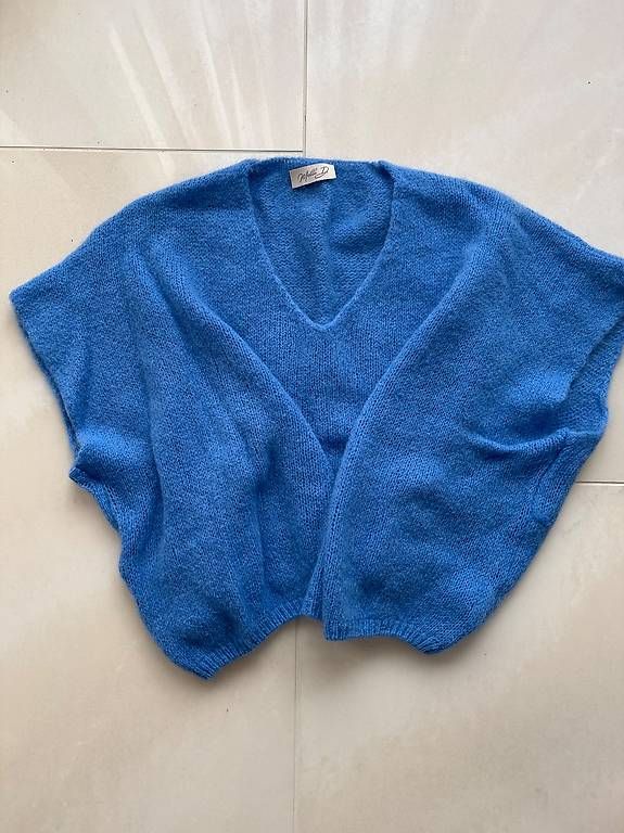Maglioni & Felpe: Pull poncho bleu en laine neuf – Nuovo (secondo la descrizione) da Chêne-Bougeries venduto da Luke17 2
