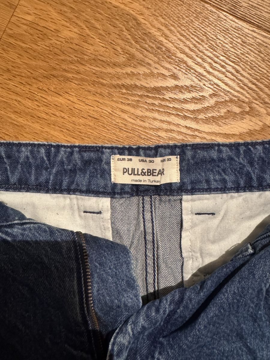 Pull&Bear Jeans: Pantalon bleu foncé Pull&Bear taille 38 EU – Usato da Le Mont-sur-Lausanne venduto da nat_kt2b