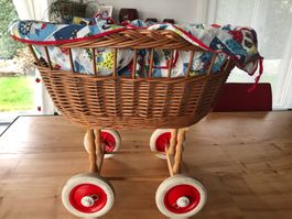 Nostalgischer Puppenwagen, Korbwagen mit Stoffdach!
