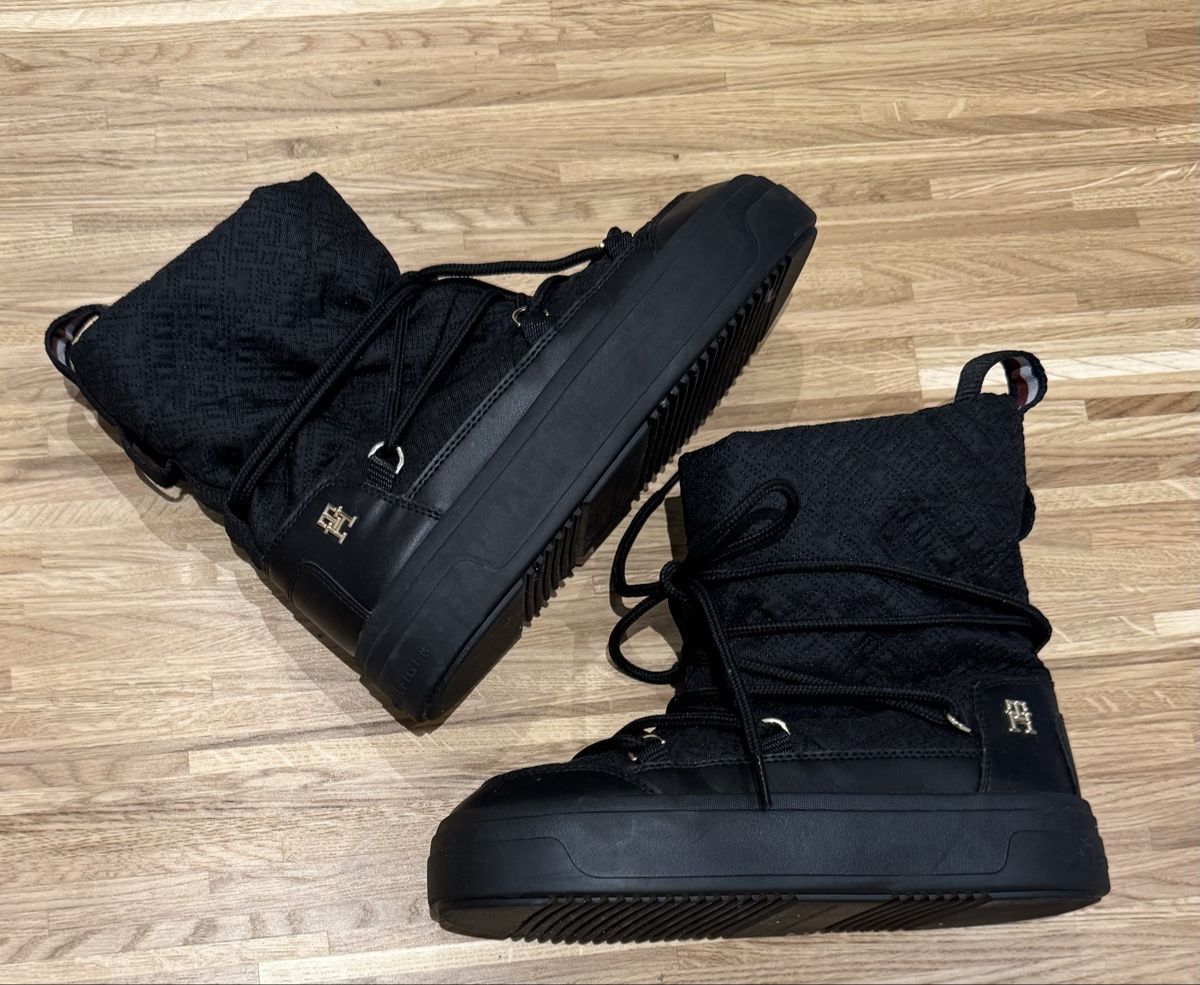 Tommy Hilfiger Scarpe da donna: Tommy Hilfiger Winterboots, Schwarz, Grösse 37 – Nuovo (secondo la descrizione) da Uznach venduto da jasmino12