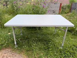 Campingtisch
