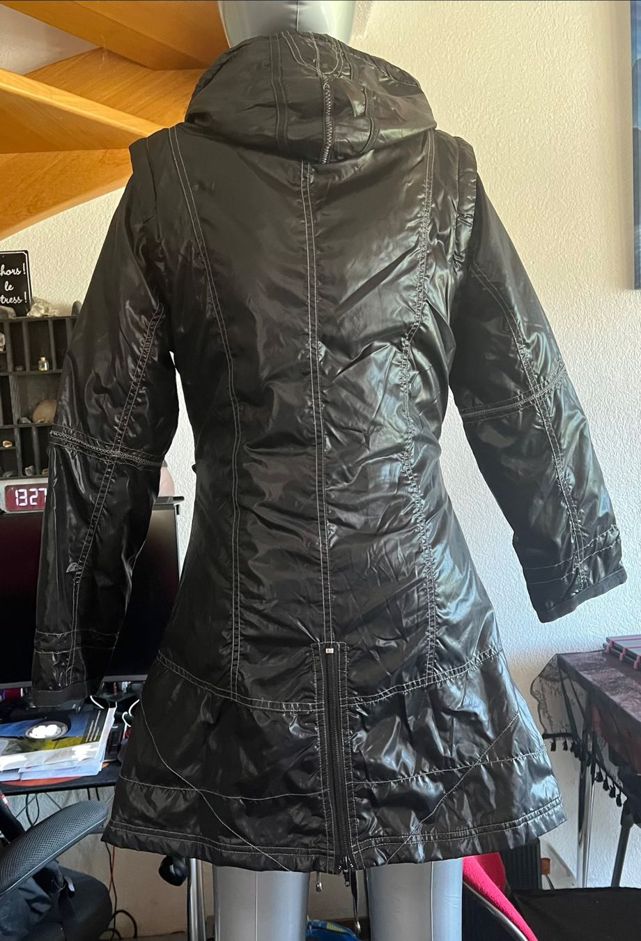 Cappotti: Manteau-veste modulable noire super originale taille 38 – Usato da Chézard-St-Martin venduto da Cheyenne_75 1