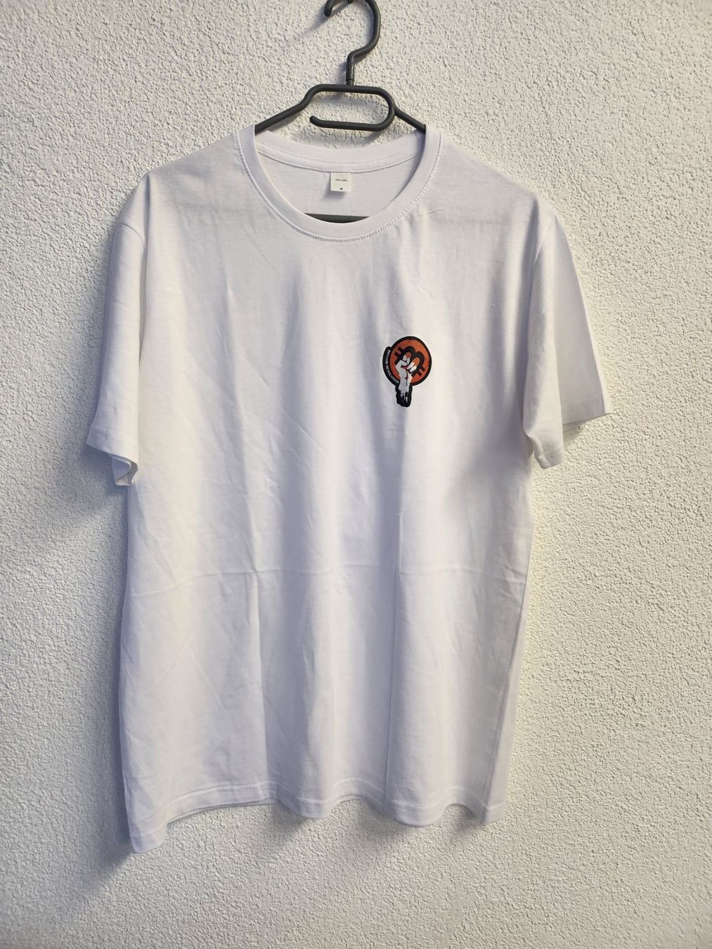 T-Shirts: Bitcoin Revolution T-shirt grösse M Neu – Neu und originalverpackt aus Tuggen von Zweitechanceboutique 2